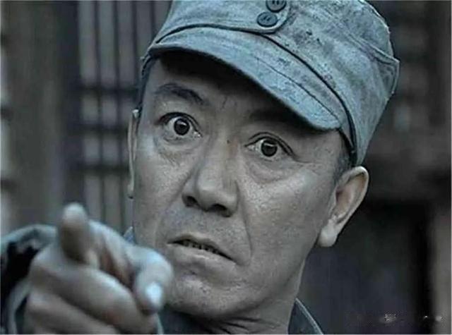 醒醒吧！没军人气质就不要尬演，真正演出军人气场的只服这5位