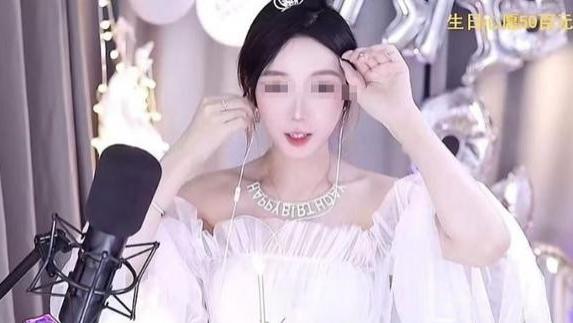 25岁虎牙女主播酷萱被杀后续：警方介入，凶手身份被扒，疑因曝光