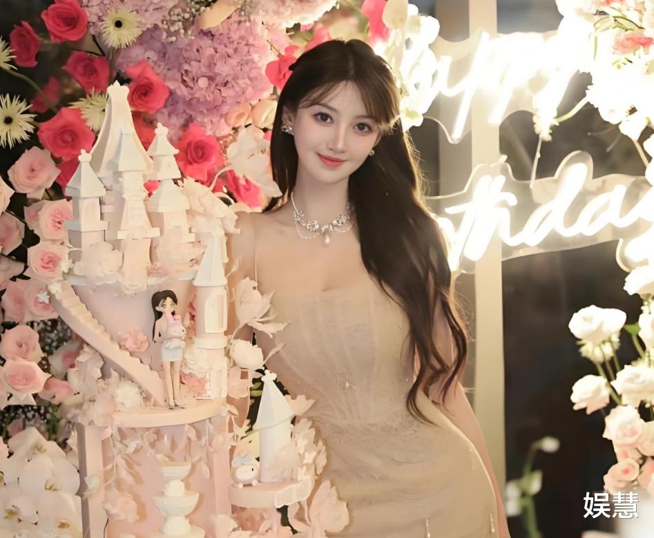 黄晓明叶珂被曝甜蜜过七夕，女方衣着清凉凸显丰腴身材