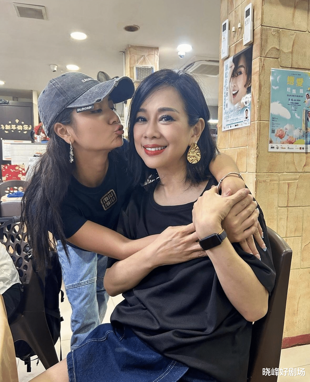 陈松伶在新加坡举办演唱会,减肥成功造型美轮美奂,自曝瘦了24斤