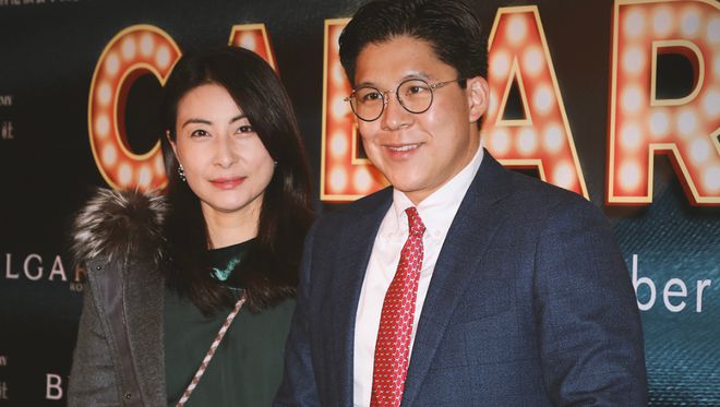 郭晶晶3名子女发展:长子像霍英东从商,二女儿学法律小女儿做外交!