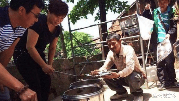 “不配当评委导师”,从艺30年就红三首歌,刘天王说话越老越直接