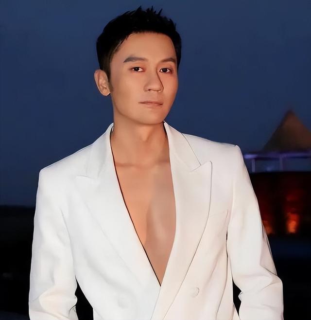 李晨,太突然了!9月24日,低调的李晨,一发文直接登上了热搜