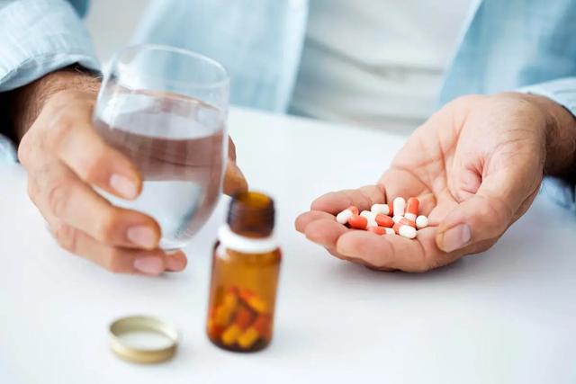 血脂高的人不能吃肉？医生提醒：想要血管健康，这几件事才是关键