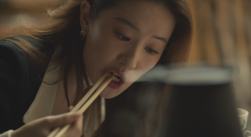 假吃演员们!求求你们学学刘亦菲是怎么演“干饭戏”的吧