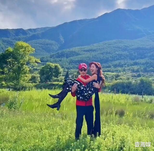 郑嘉颖为娇妻庆生,在丽江享受二人世界,陈凯琳被公主抱超幸福