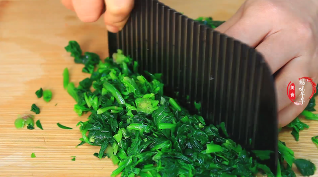 未来20天，提醒女人：多吃“养血四宝”，别心疼花钱，越吃越年轻