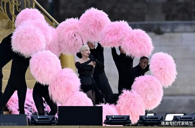 杨华评论:巴黎奥运开幕式是一场灾难级的表演
