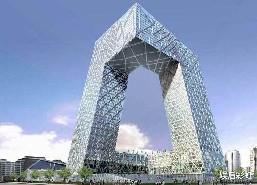 央视主持工资大公开:《新闻联播》主播遥遥领先,网友:一辈子都赚不到