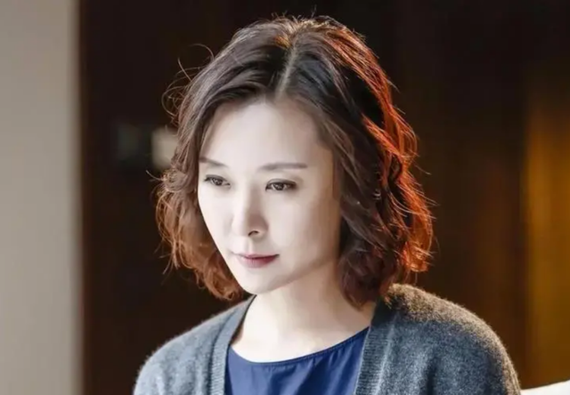 从“痛恨小三”到“成为小三”，被李亚鹏抛弃过的柯蓝有多疯狂?