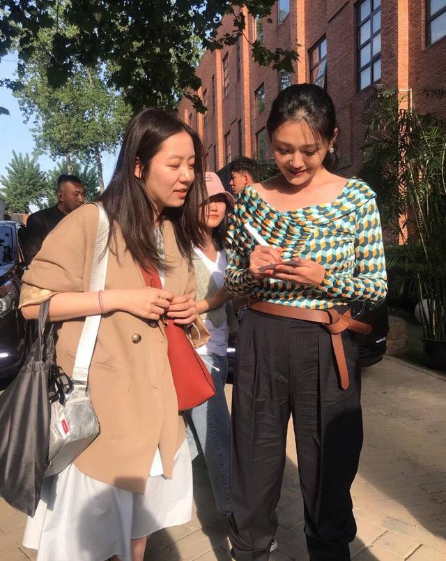 张兰巧妙回应大S索赔4亿,台娱人士:替大S的一些粉丝感到不值