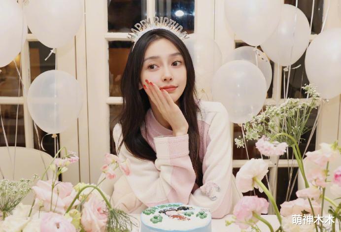 杨颖庆生显落寞，闺蜜杨幂祝福罕见缺席，黄晓明女友同一天秀钻戒