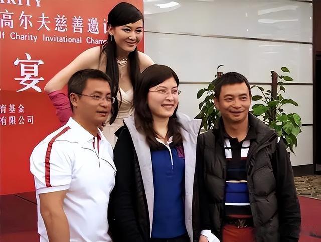 她曾被前夫一巴掌打跑!二婚嫁给体操世界冠军,如今婚姻幸福甜蜜