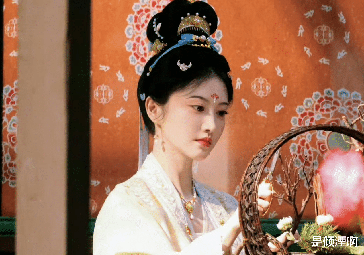 景甜《似锦》路透生图曝光!古典美人太养眼,看到男主:期待了!