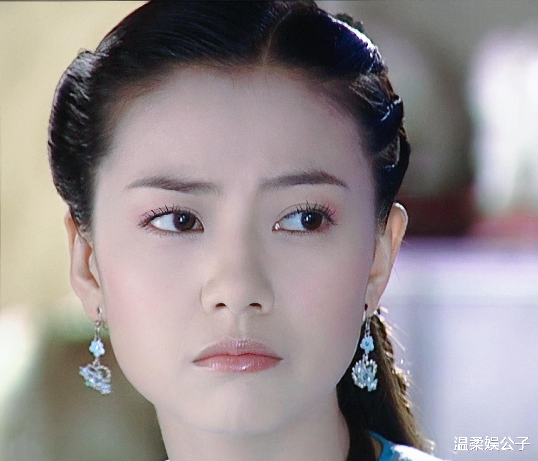 不要看如今的郝蕾不修边幅,当年的她漂亮到高圆圆都被比下去了