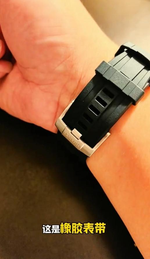 抢先！华为新表王绿野传奇首发开箱：我手上的绿水鬼不香了