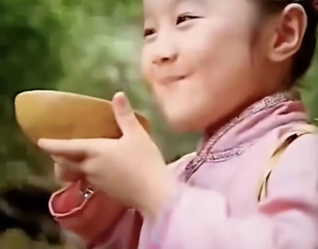 童星高君雨：八岁成名，14岁遭遇网暴，如今23岁患上罕见脑瘤