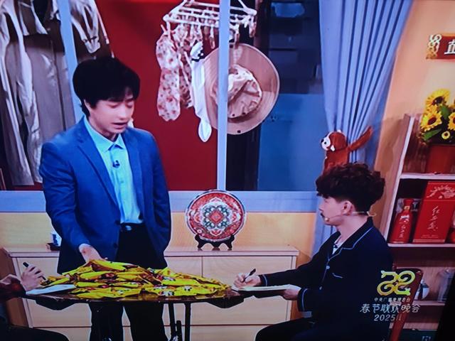 发现没有?今年的央视春晚,有2个特点,3个缺点,大家觉得对吗?