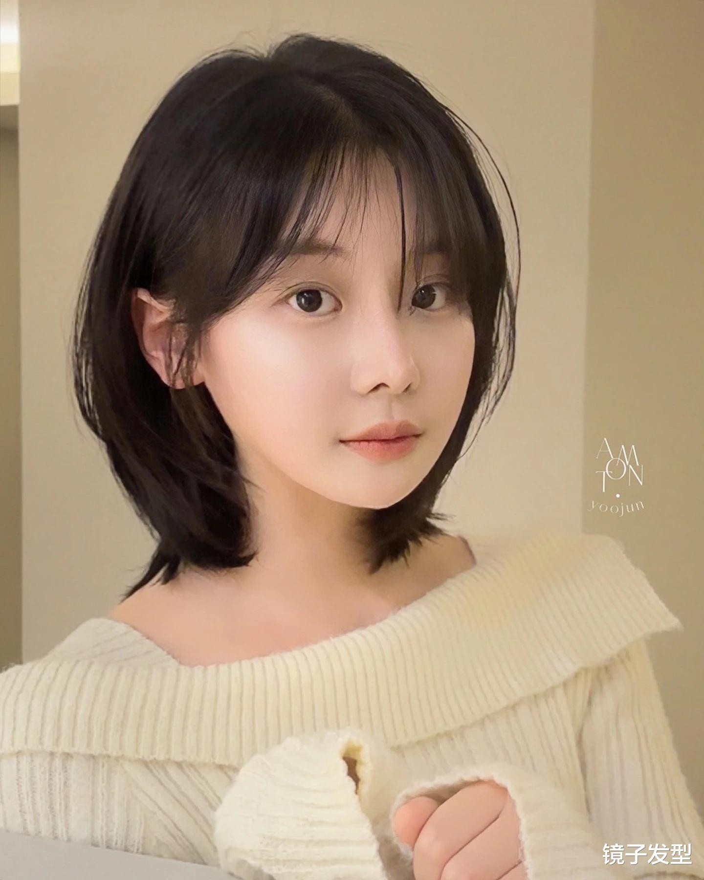 2024挂耳饱满短发:精致时尚,头型修饰的新宠