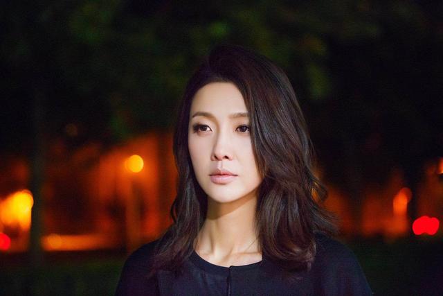 倪景阳：182的身高嫁给165的谢晖，39岁高龄生子，如今幸福吗？