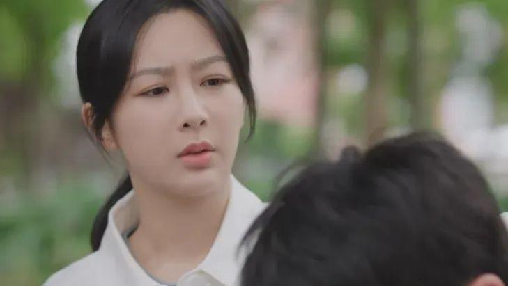 31岁的杨紫，竟以这样的方式败光了观众缘，张艺谋的话应验了