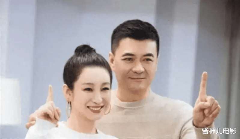 同样是王新军的基因,秦海璐儿子和唐静儿子一对比,差距一目了然