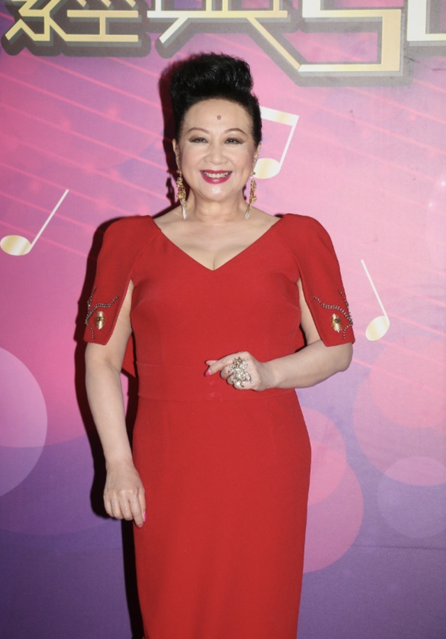 薛家燕:一路好好走,被赶出家门险自杀,恋小17岁小鲜肉现状如何