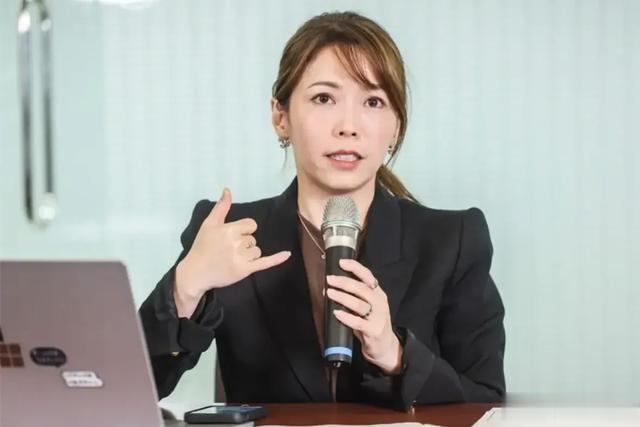 蔡壁如言论引争议！白营掀内讧！绿营紧盯不放，今再爆柯文哲丑闻