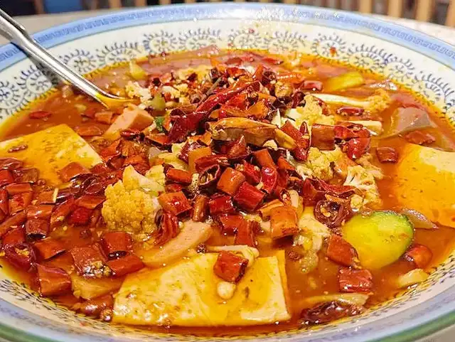 下馆子揭秘，这6道菜少点为妙，别让预制菜偷走你的美食体验！