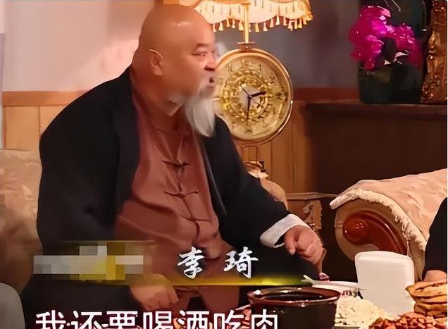 一天两包烟顿顿八两酒,坚决不听医生劝阻的李琦,如今竟然大变样