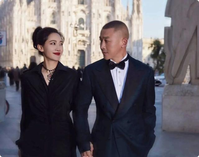 看了44岁霍思燕的近照,我才明白“女人微胖”才是极品