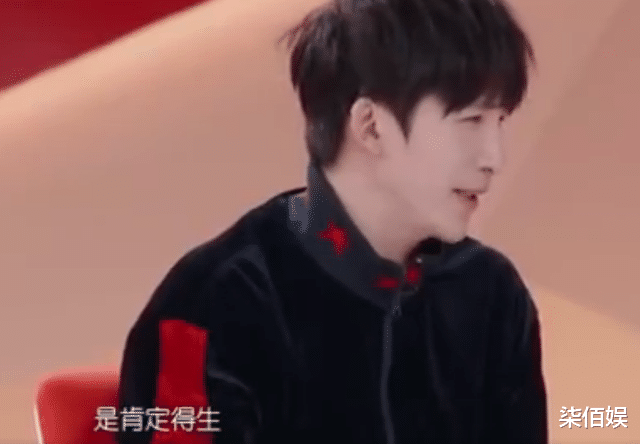 大张伟夫妇罕合体，刘迎变化大瘦了好多，帮老公整理头发超温柔