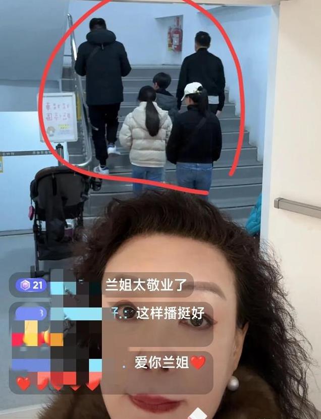 汪小菲带两个孩子重游大S旧地水族馆，小玥儿要考清华回北京！