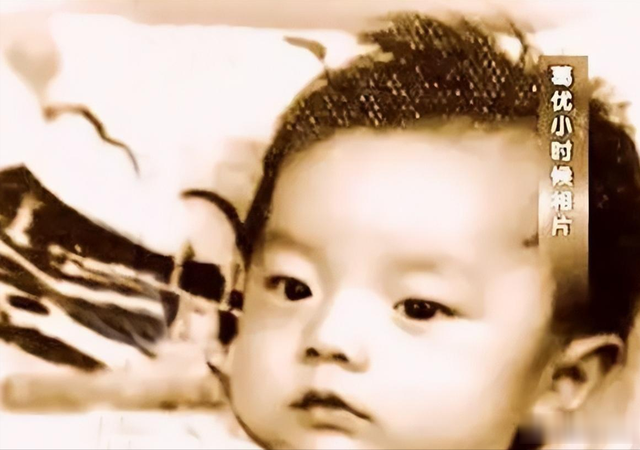 妹妹远在美国，父母也已离世，如今67岁膝下无子的葛优如何了？