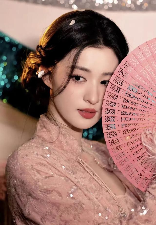 王楚然新年新造型，古装女神的“温柔杀”，网友：太好看了！