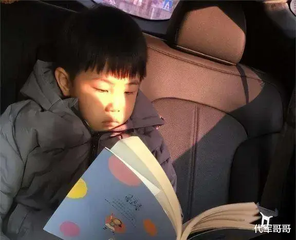 |童星张峻豪:3岁出名,5岁上春晚,如今13岁已成为父母的骄傲