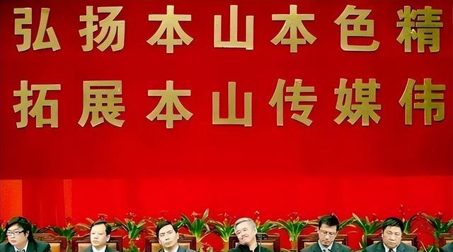 赵本山长子赵铁蛋因病去世，女儿成网红，亿万家产花落谁家