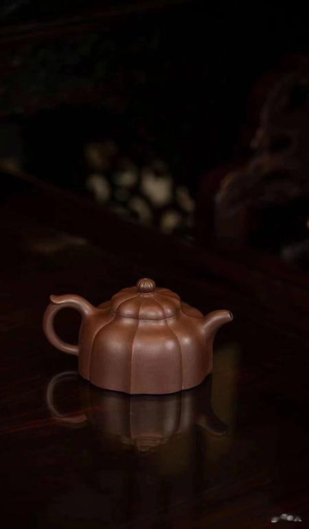 名人材美工巧紫砂艺术品【古菱】