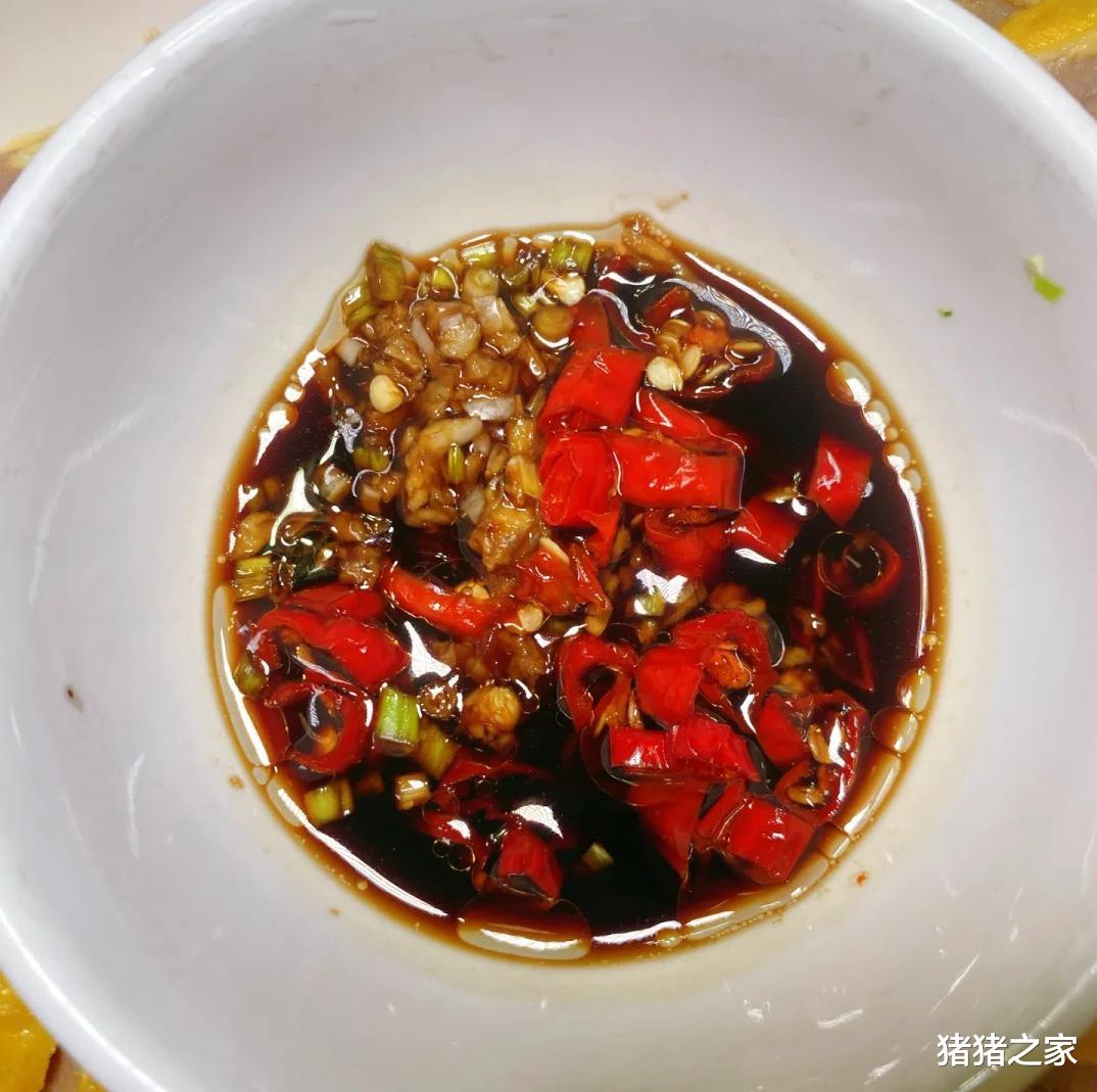 它和鸡蛋是黄金搭档，卷一卷比大鱼大肉好吃，孩子常吃个子长得快