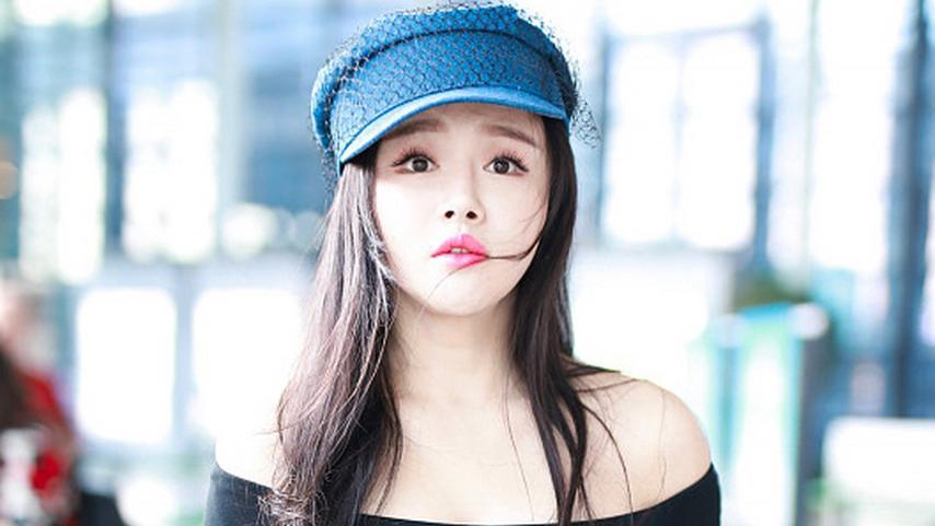 冉莹颖为《再见爱人》发声，婚姻无性论再起波澜，网友热议纷纷