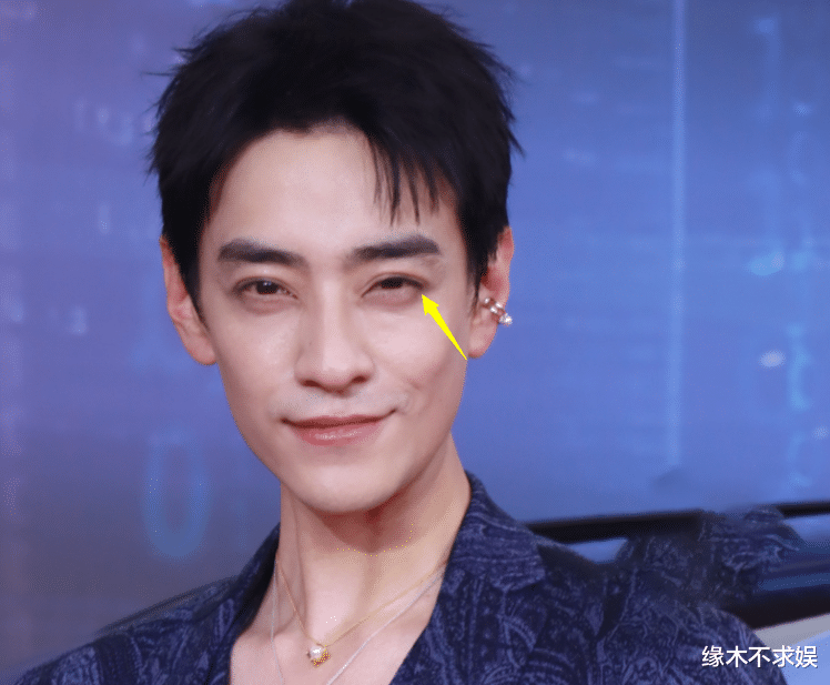 新时代国际电视节红毯:陆毅发福,俩女星变性感,38岁姜妍秒杀!