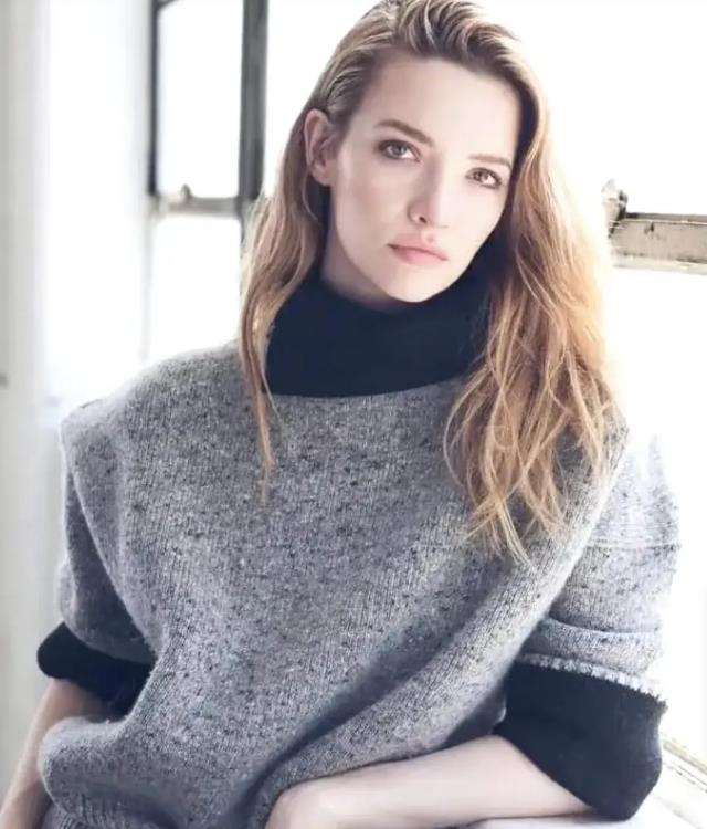 不愧是馬斯克最愛的女人，兩婚兩離還惦記，專程飛去參加她的婚禮