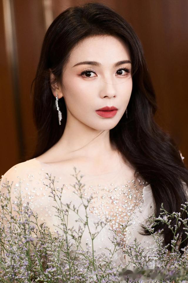 奔50的刘涛姐姐每次亮相依然魅力四射