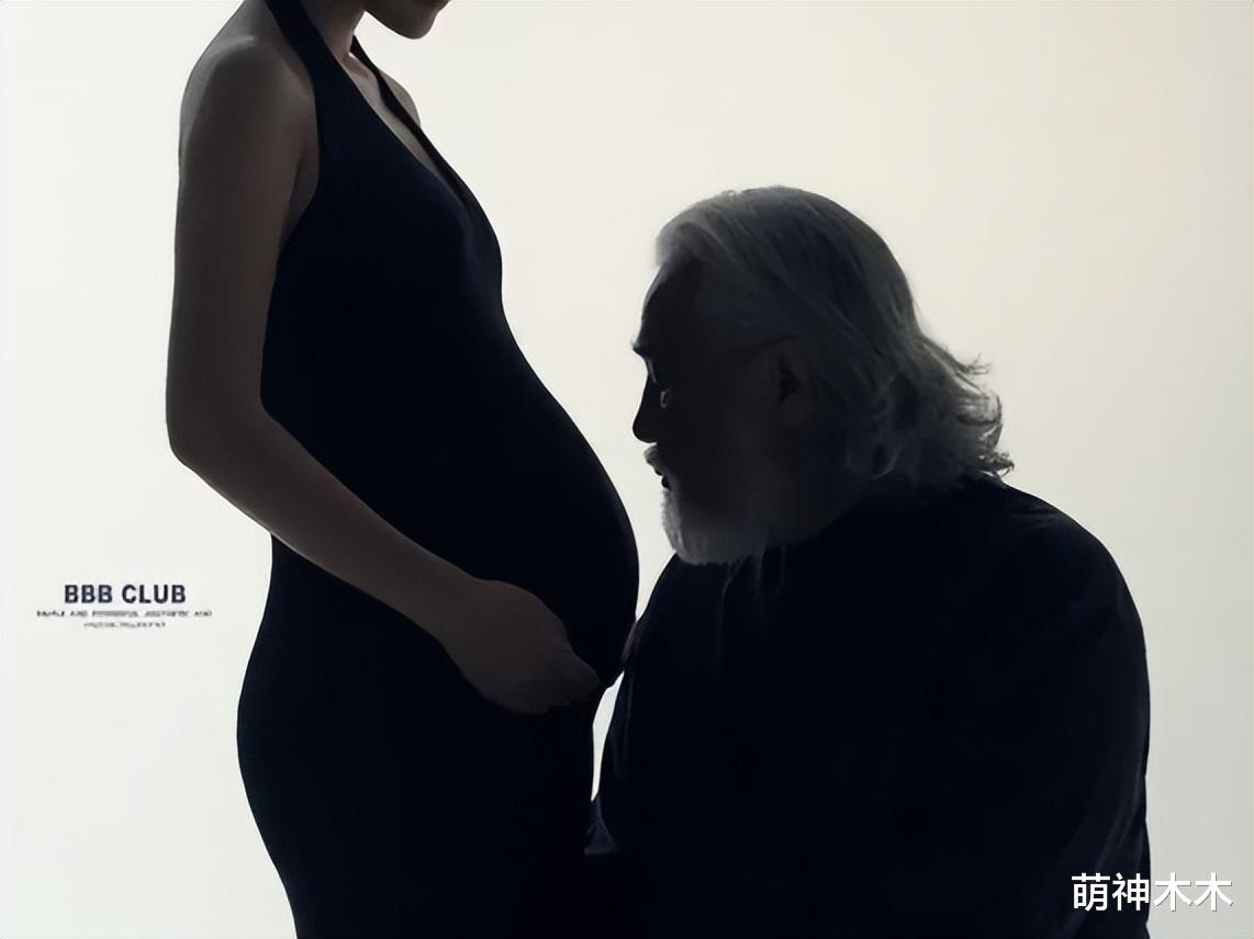 73岁张纪中带孕妻逛街,大女儿比娇妻大四岁,五个孩子三个妈