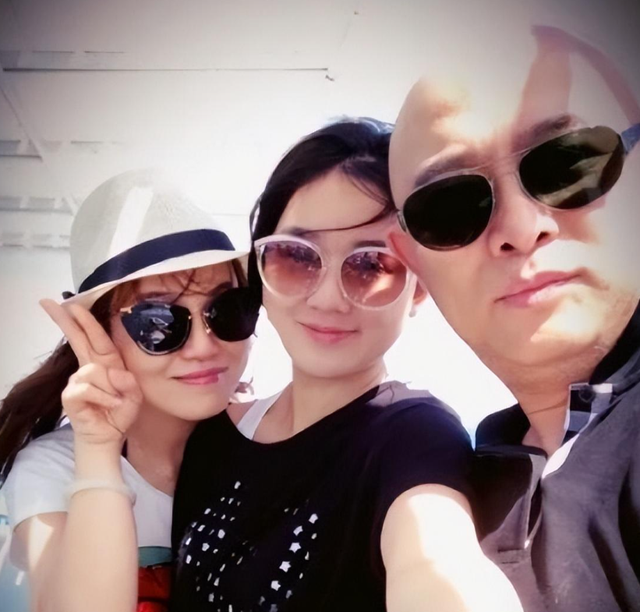 孟非相伴几十年的妻子,原来是她,鲁豫都惊叹:简直是太漂亮了!