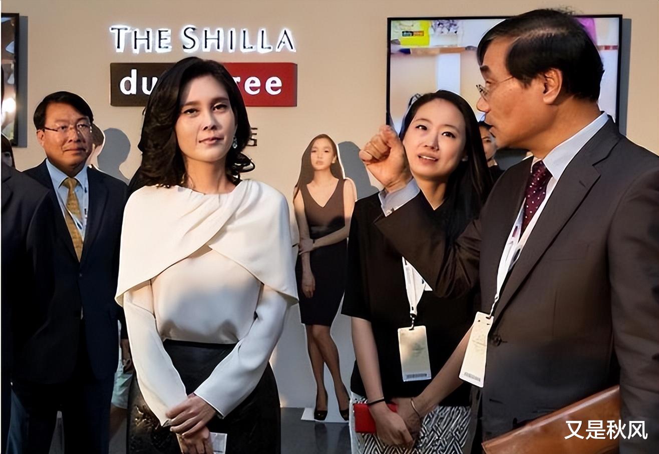 三星公主李富真：54岁与儿子同匡美的冒泡，当年下嫁保镖太高明