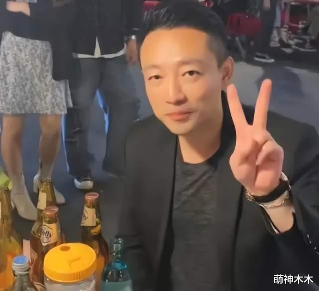 汪小菲带新婚妻子爬长城,两处细节胜过大S,才懂汪小菲再婚原因