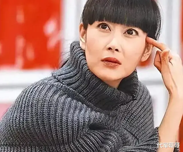 她17岁出道红极一时,婚后却遭闺蜜插足,43岁在家中烧炭自杀