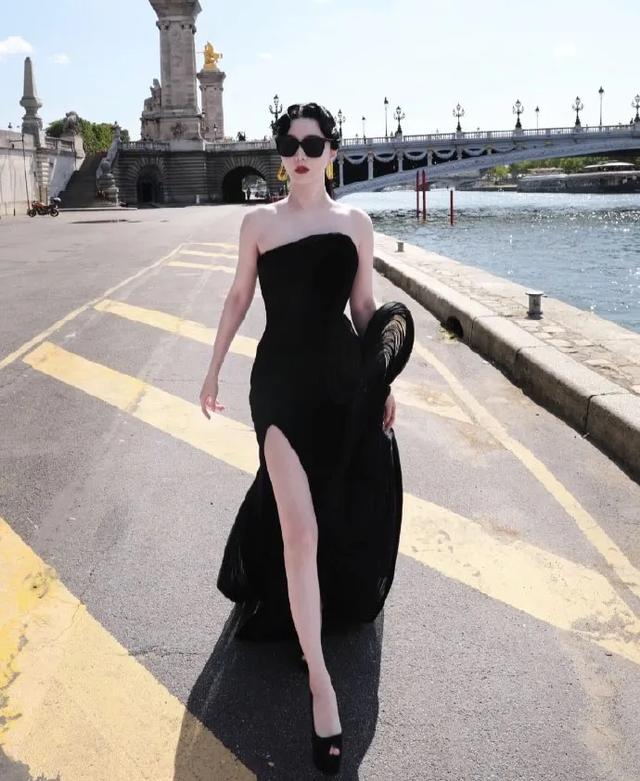 范冰冰黑白礼服裙,不愧是范爷