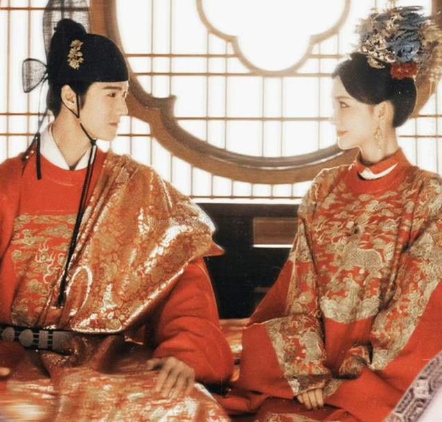 《九重紫》孟子义妈妈火了,客串宾客美貌惊艳,还夸李昀锐爱干净